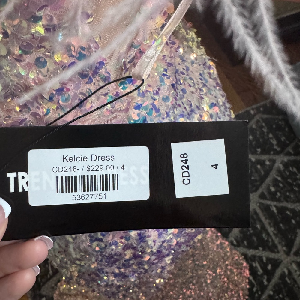 Sequin High-Slit Evening Dress in Iridescent Pink - Picture 3 of 3